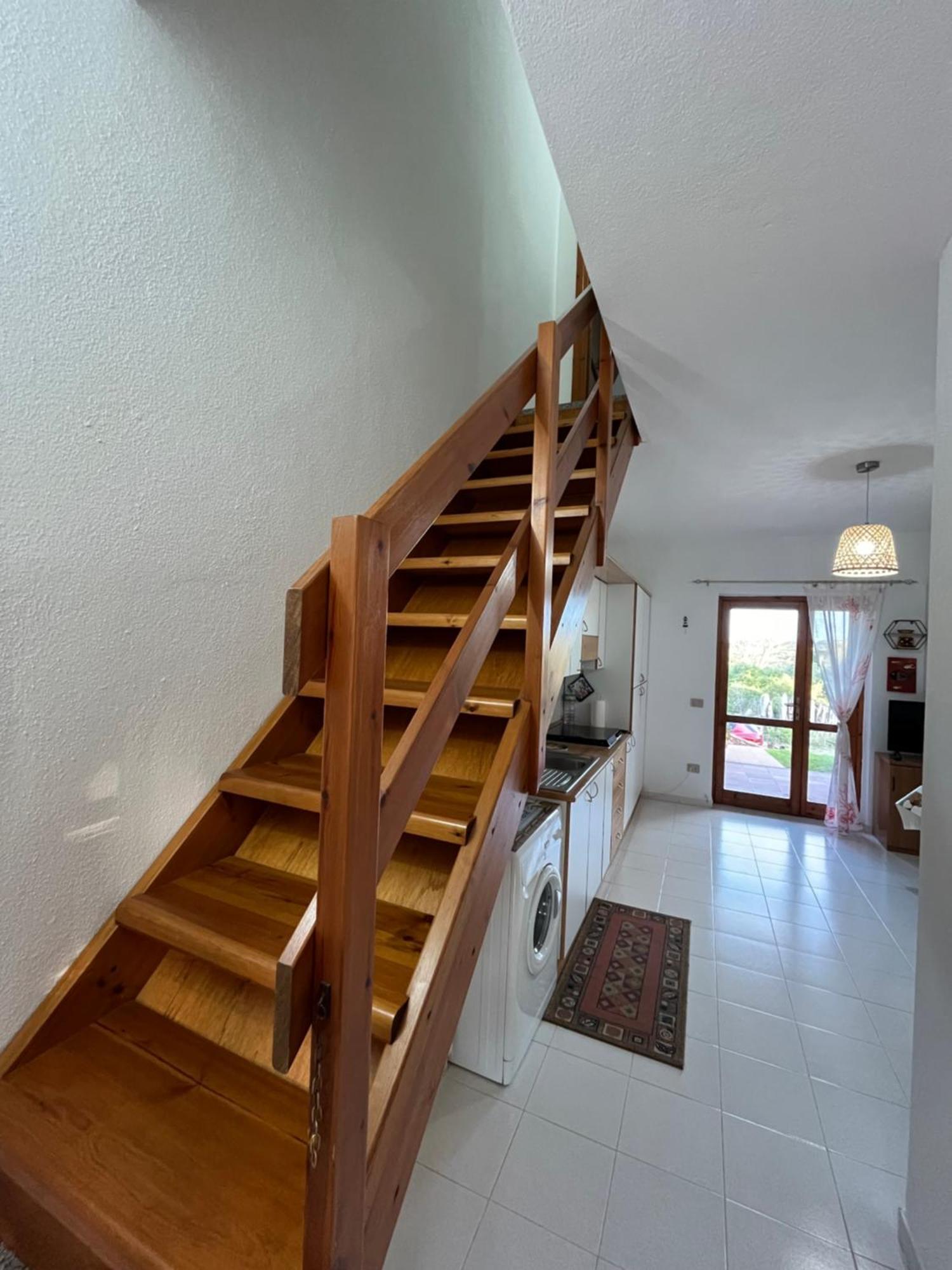 Casa Sviluppata Su Due Piani Con Doppia Veranda E Parcheggio Privato San Teodoro  Luaran gambar