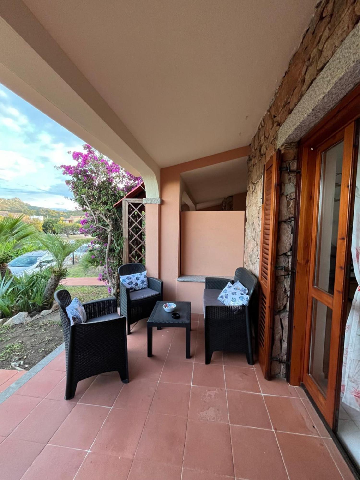 Casa Sviluppata Su Due Piani Con Doppia Veranda E Parcheggio Privato San Teodoro  Luaran gambar