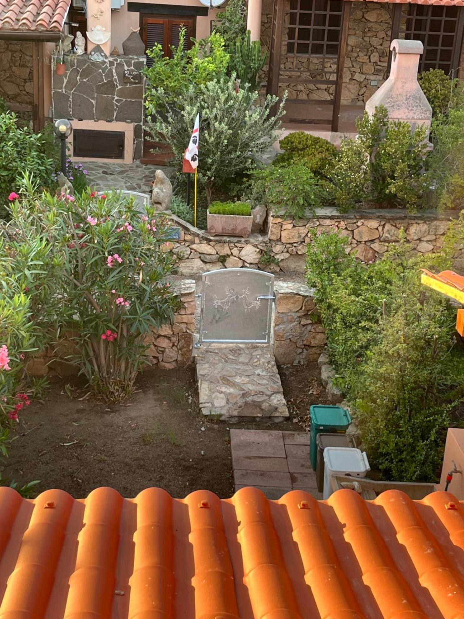Casa Sviluppata Su Due Piani Con Doppia Veranda E Parcheggio Privato San Teodoro  Luaran gambar