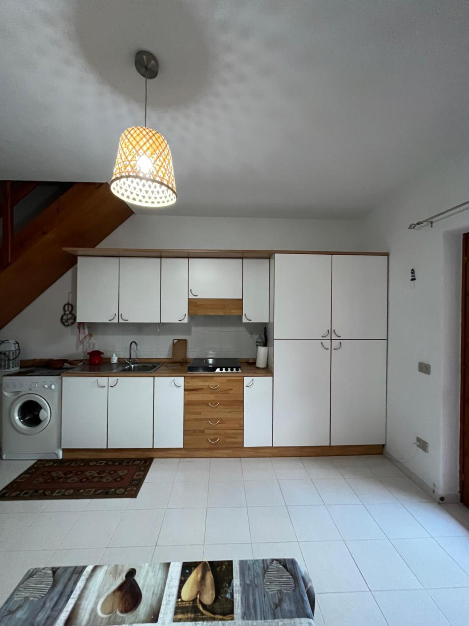 Casa Sviluppata Su Due Piani Con Doppia Veranda E Parcheggio Privato San Teodoro  Luaran gambar