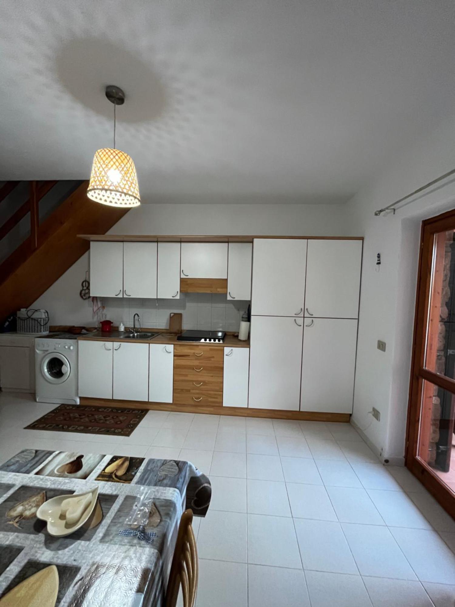 Casa Sviluppata Su Due Piani Con Doppia Veranda E Parcheggio Privato San Teodoro  Luaran gambar