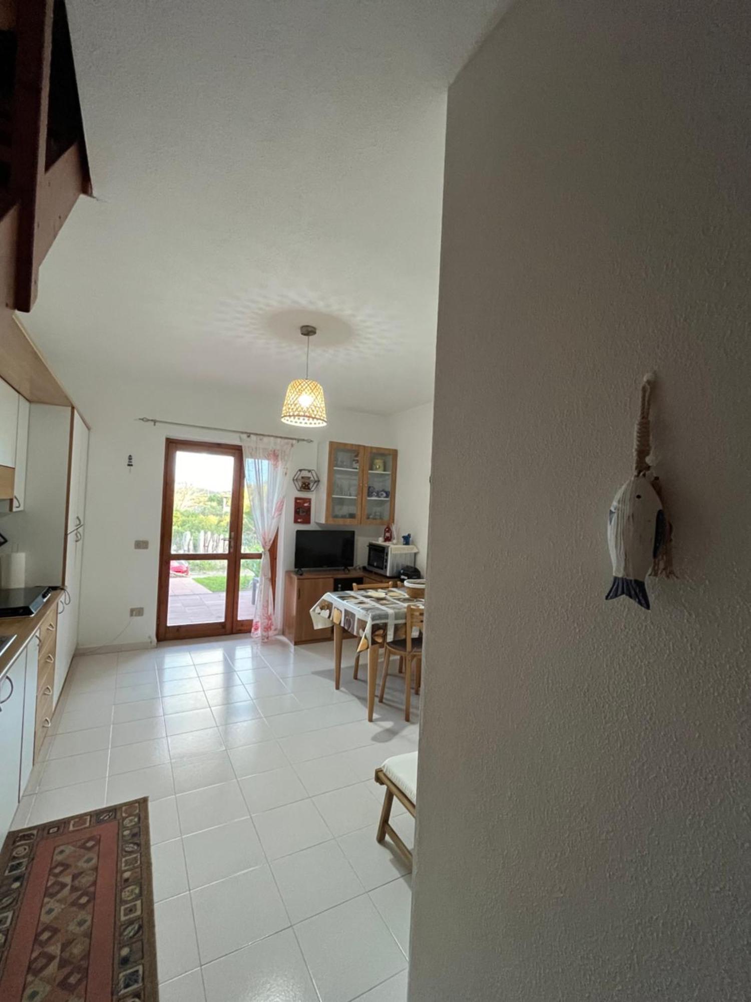 Casa Sviluppata Su Due Piani Con Doppia Veranda E Parcheggio Privato San Teodoro  Luaran gambar