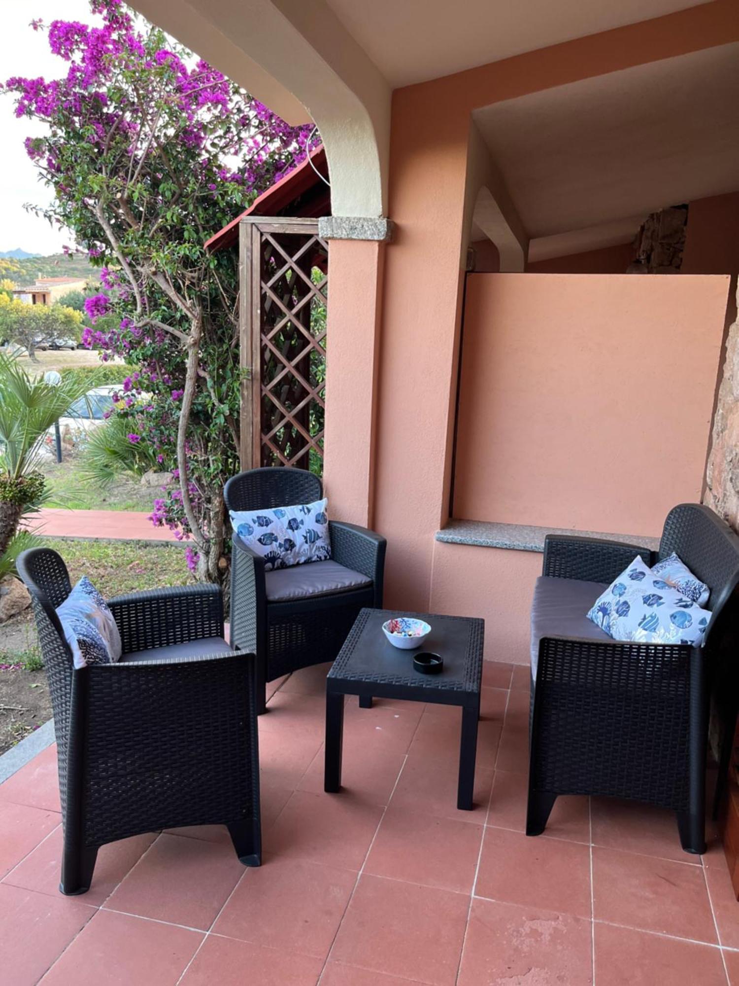 Casa Sviluppata Su Due Piani Con Doppia Veranda E Parcheggio Privato San Teodoro  Luaran gambar